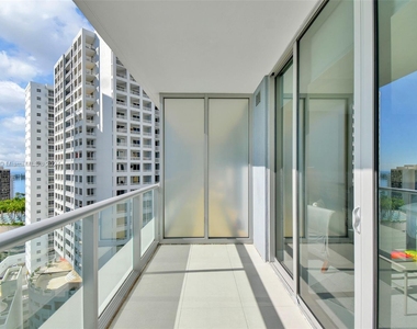 1300 Brickell Bay Dr - Photo Thumbnail 17