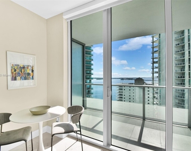 1300 Brickell Bay Dr - Photo Thumbnail 8