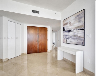 9595 Collins Ave - Photo Thumbnail 6