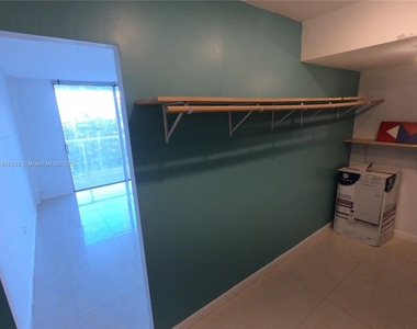 1301 Ne Miami Gardens Dr - Photo Thumbnail 10