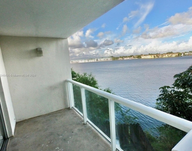 1301 Ne Miami Gardens Dr - Photo Thumbnail 7