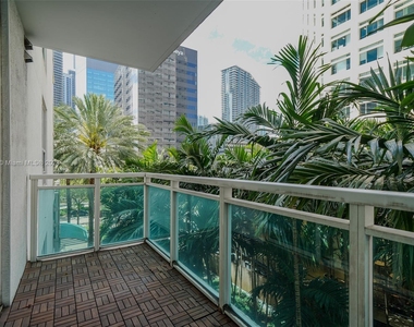 950 Brickell Bay Dr - Photo Thumbnail 9