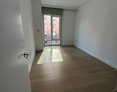 555 West 43rd Street - Photo Thumbnail 5