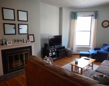 925 Beacon St - Photo Thumbnail 1