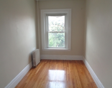 850 Beacon St - Photo Thumbnail 5