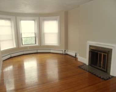 925 Beacon St - Photo Thumbnail 0