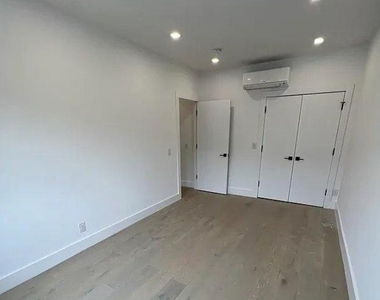 125 Corbin Place - Photo Thumbnail 14