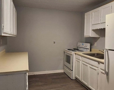 410 Linden Place, Unit A - Photo Thumbnail 3