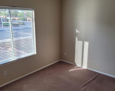 3106 E Kingbird Place - Photo Thumbnail 13