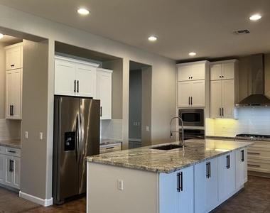 20198 E Silver Creek Lane - Photo Thumbnail 36