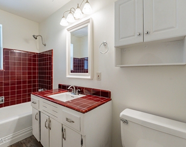 3615 E Clarendon Avenue - Photo Thumbnail 36