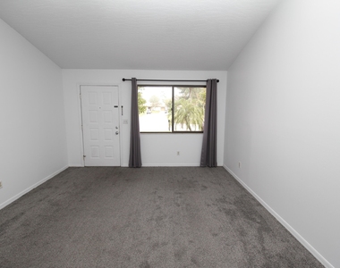 652 Casa Grande Drive - Photo Thumbnail 2