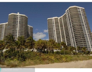 3200 N Ocean Blvd - Photo Thumbnail 1