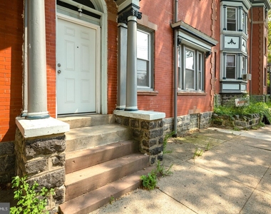 5049 Spruce Street - Photo Thumbnail 8