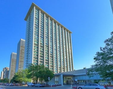 3600 N Lake Shore Drive - Photo Thumbnail 0