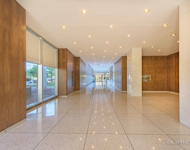 3600 N Lake Shore Drive - Photo Thumbnail 18