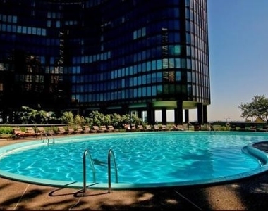 505 N Lake Shore Drive - Photo Thumbnail 24