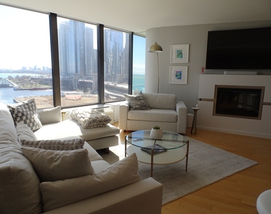 505 N Lake Shore Drive - Photo Thumbnail 9