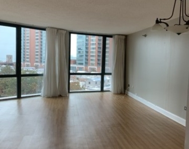 480 N Mcclurg Court - Photo Thumbnail 3