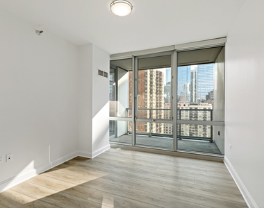 2 W Delaware Place - Photo Thumbnail 11