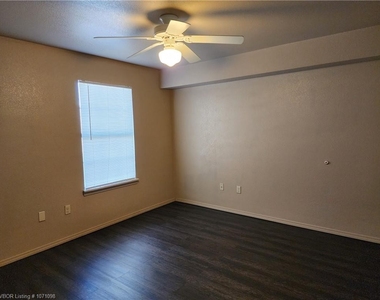 6400 Massard  Rd Unit #204 - Photo Thumbnail 2