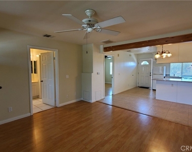 6121 Riverside Drive - Photo Thumbnail 6