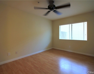 6121 Riverside Drive - Photo Thumbnail 23