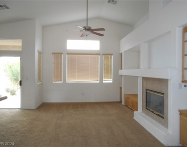 6998 W Santoli Avenue - Photo Thumbnail 16