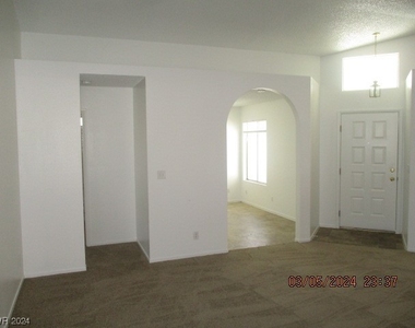 2732 Ironside Drive - Photo Thumbnail 1