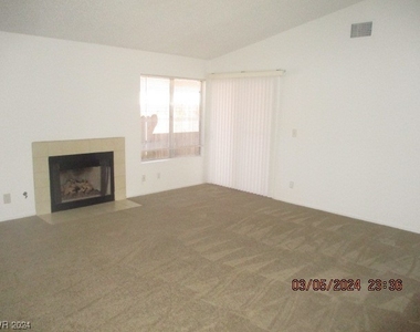 2732 Ironside Drive - Photo Thumbnail 4