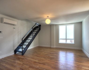 852 Metropolitan Avenue - Photo Thumbnail 3