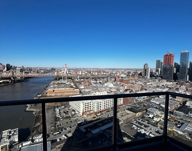 45 Center Blvd | Long Island City - Photo Thumbnail 5