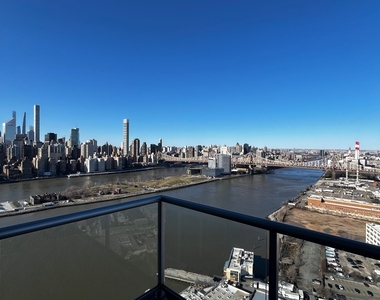 Copy of 45 Center Blvd | Long Island City - Photo Thumbnail 1