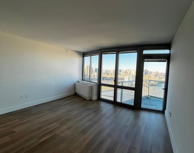 Copy of 45 Center Blvd | Long Island City - Photo Thumbnail 3