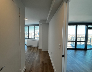 Copy of 45 Center Blvd | Long Island City - Photo Thumbnail 6