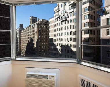 Madison Avenue and 89th street - Photo Thumbnail 3