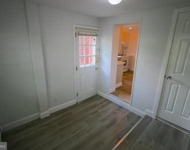 1037 Rees Ave - Photo Thumbnail 23