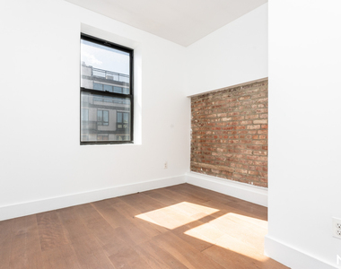 843 Dekalb Avenue - Photo Thumbnail 12