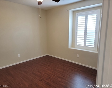 7221 Beach Crystal Street - Photo Thumbnail 23