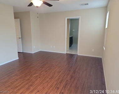 7221 Beach Crystal Street - Photo Thumbnail 14