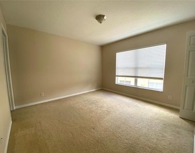 211 Hardcastle Pl - Photo Thumbnail 8