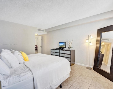 2501 S Ocean Dr - Photo Thumbnail 5