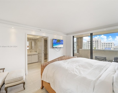 1621 Collins Ave - Photo Thumbnail 8