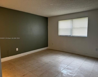 9956 Nob Hill Ln - Photo Thumbnail 7