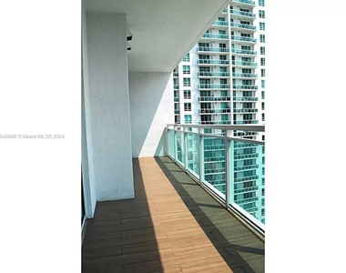 951 Brickell Ave - Photo Thumbnail 3