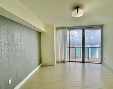 495 Brickell Ave - Photo Thumbnail 9