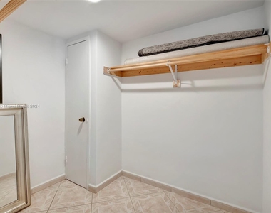 5401 Collins Ave - Photo Thumbnail 27