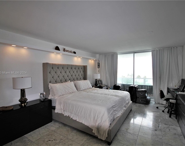 5151 Collins Ave - Photo Thumbnail 9