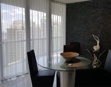 495 Brickell Ave - Photo Thumbnail 4