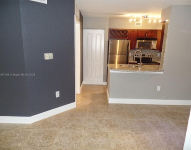 2803 N Oakland Forest Dr - Photo Thumbnail 1